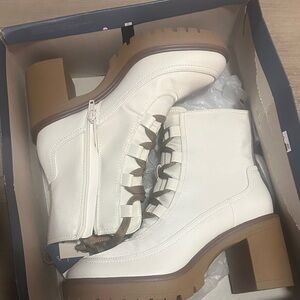 Universal Thread White Lace Up Boots with Tan Sole